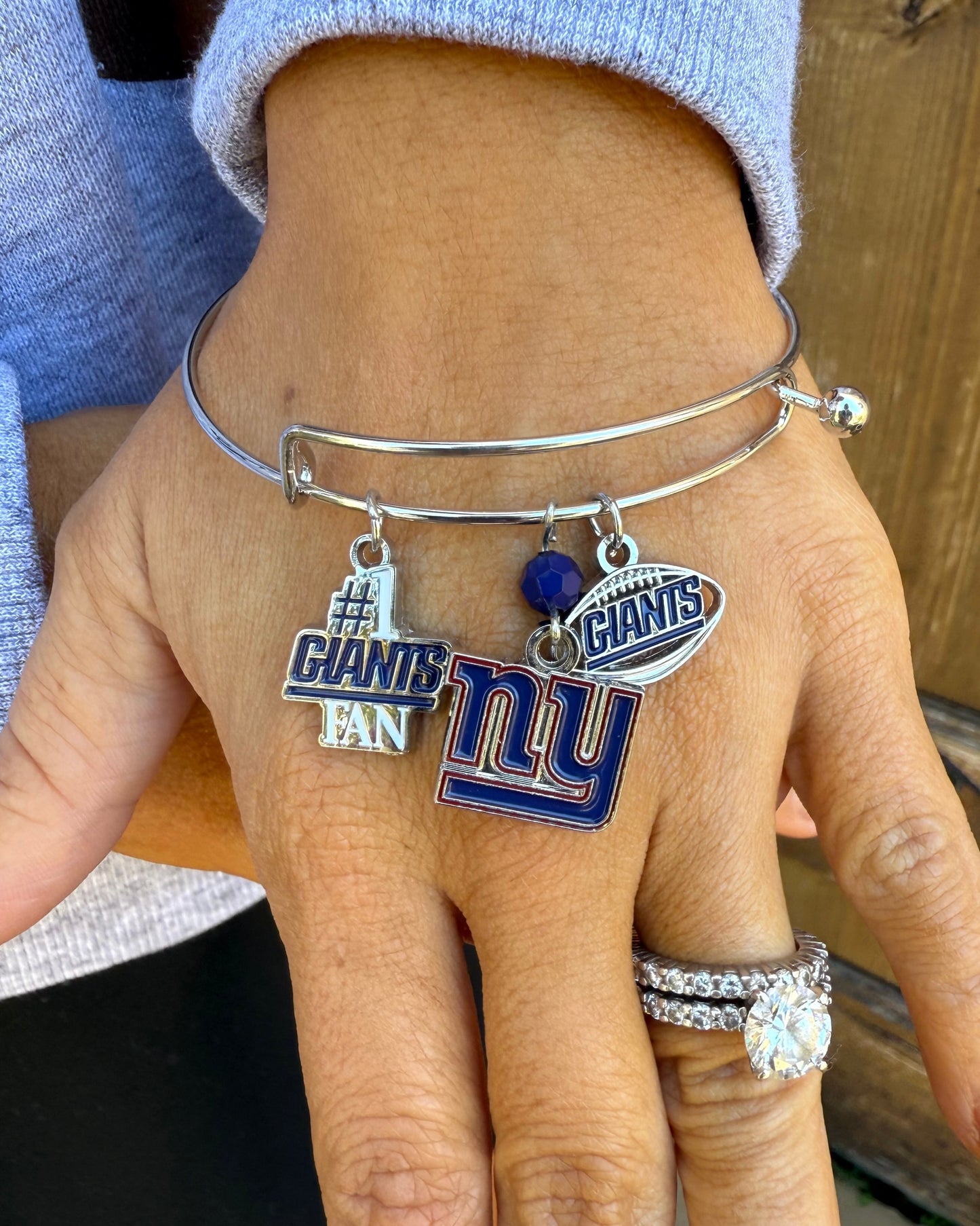 New York Giants Three Charm Logo Bracelet