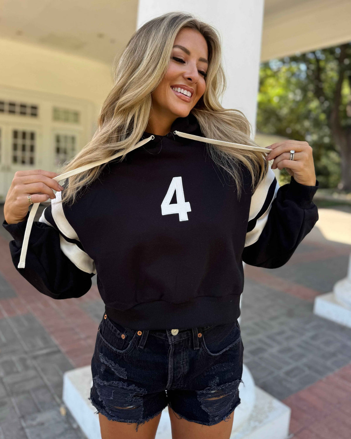 Black Fourth Quarter Vintage Cropped Hoodie